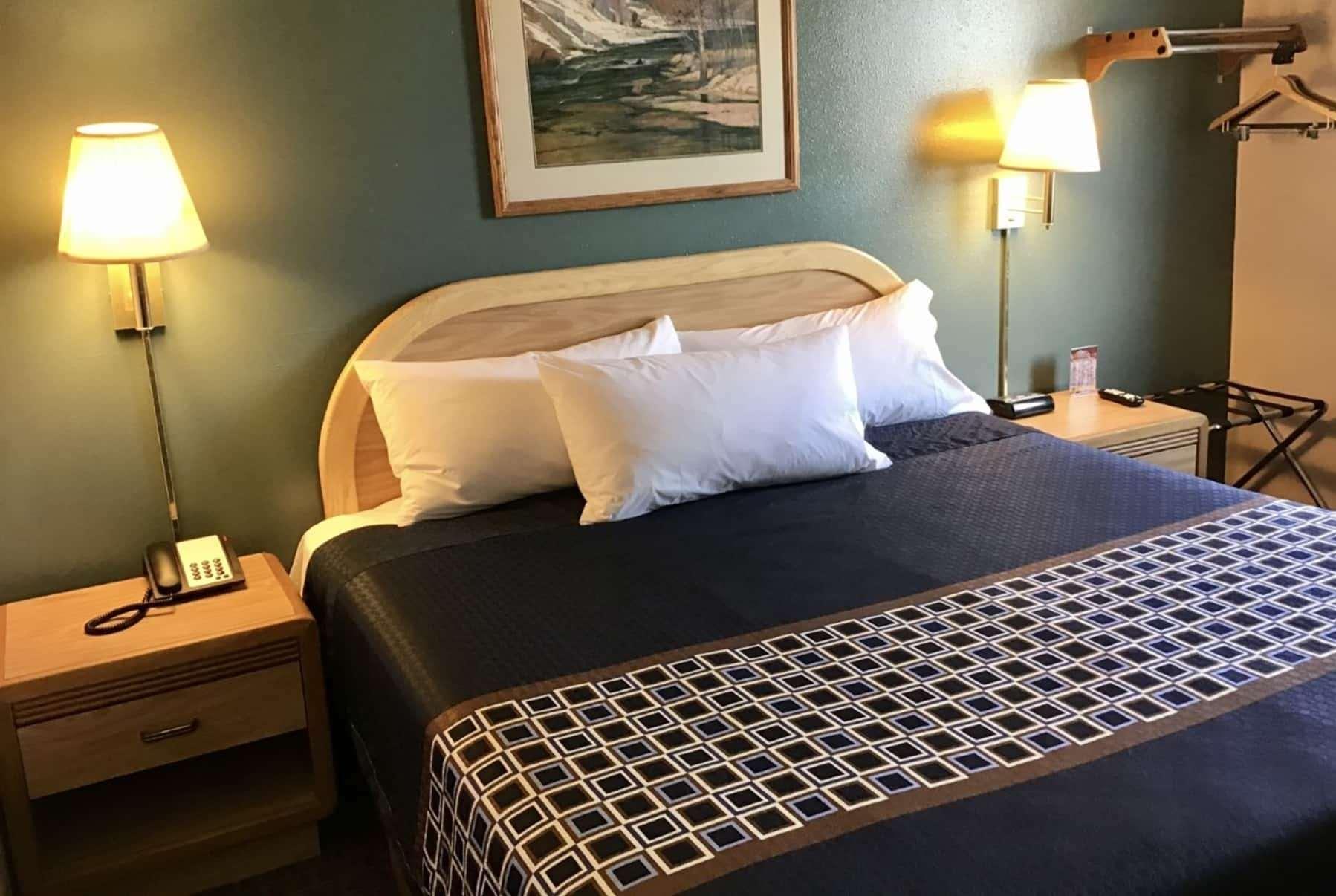 Travelodge By Wyndham Worland Екстериор снимка