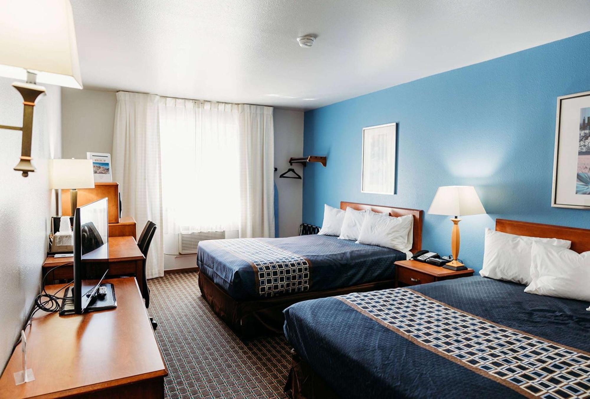 Travelodge By Wyndham Worland Екстериор снимка